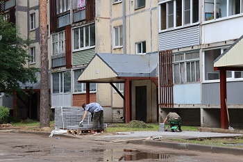 Продолжаем благоустраивать кадуйские дворы!.