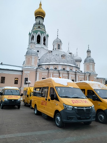 Автобус для юных андогжан. Автобус для юных андогжан.
